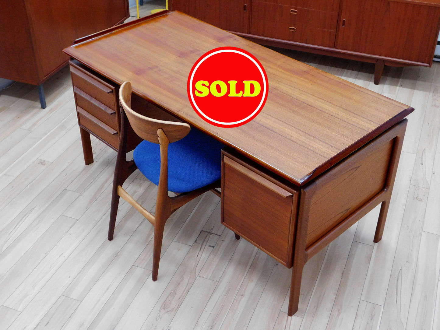 Mid century Art furn desk