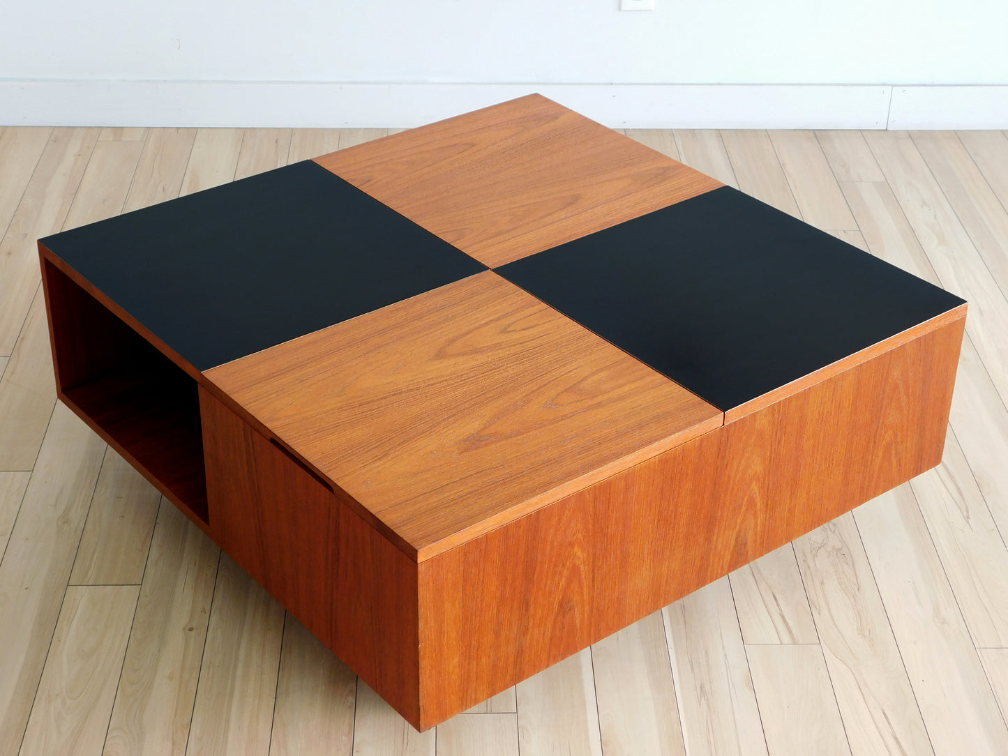 Mid century Checkers inlay Coffee table