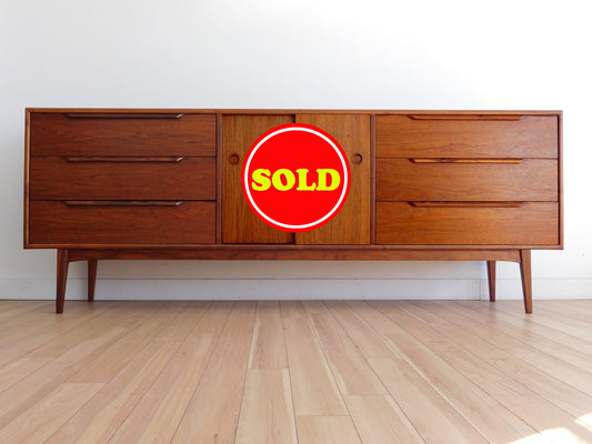 70's Mid century Dresser
