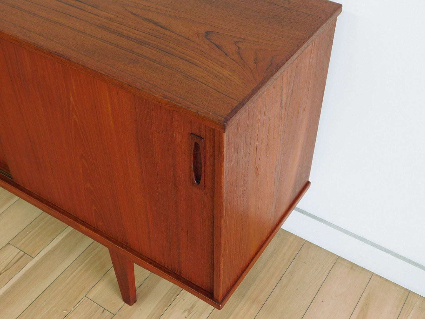 Eames knoll for Dyrlund Sideboard