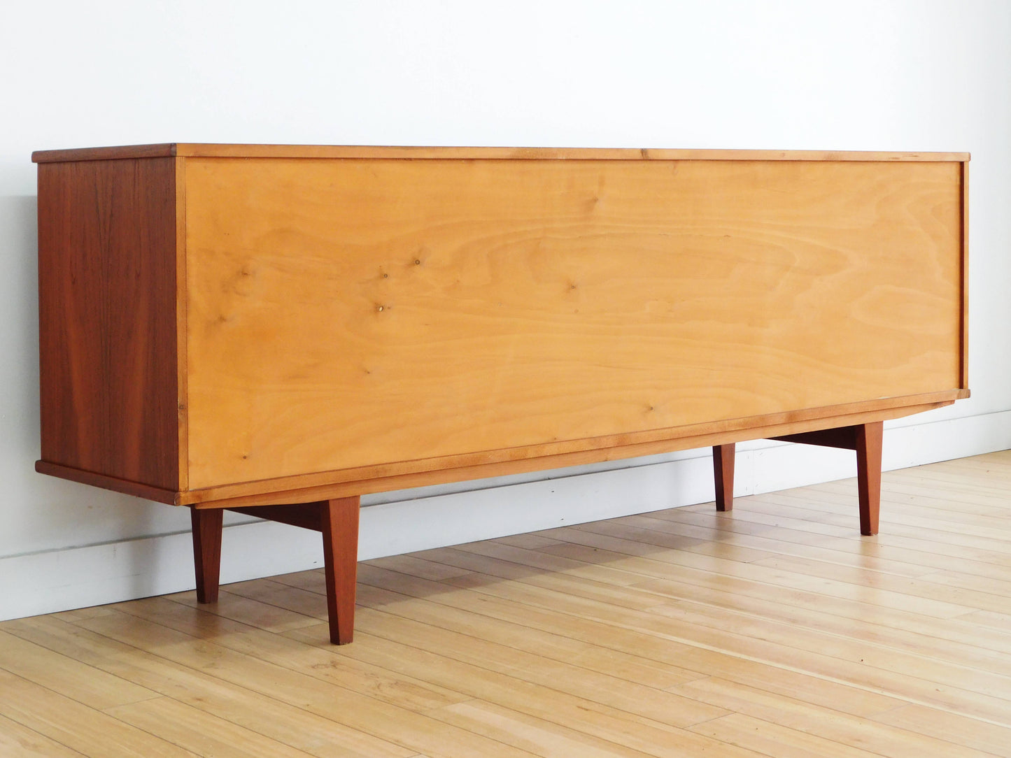 Eames knoll for Dyrlund Sideboard