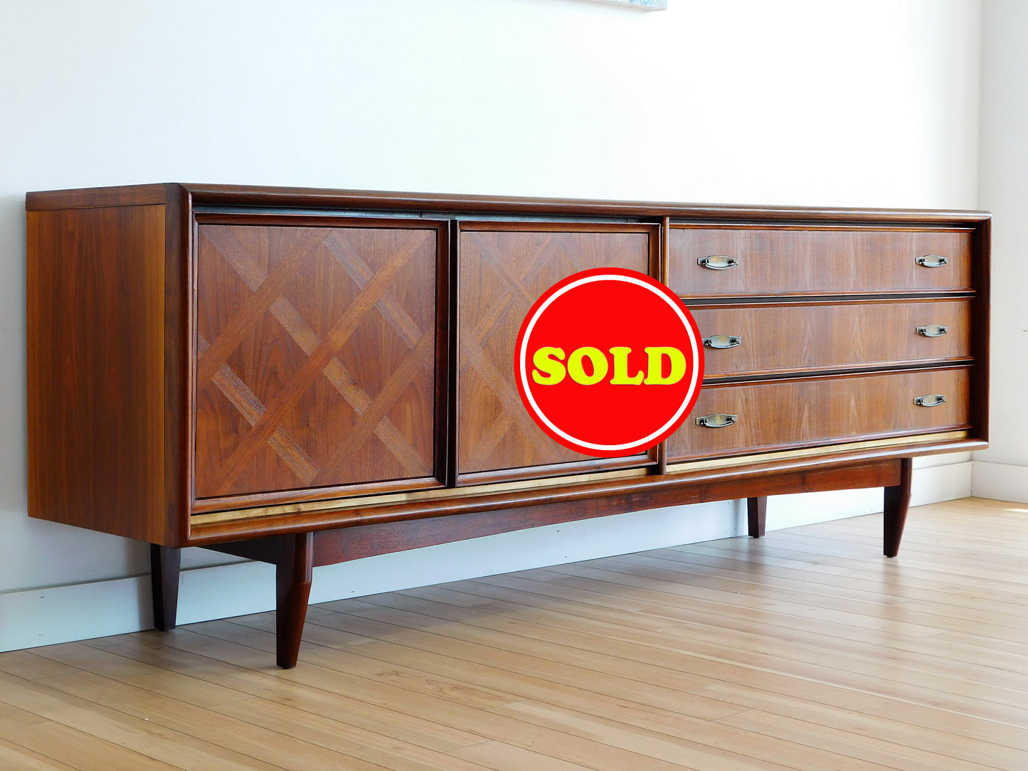 Mid century Dresser by United Furniture