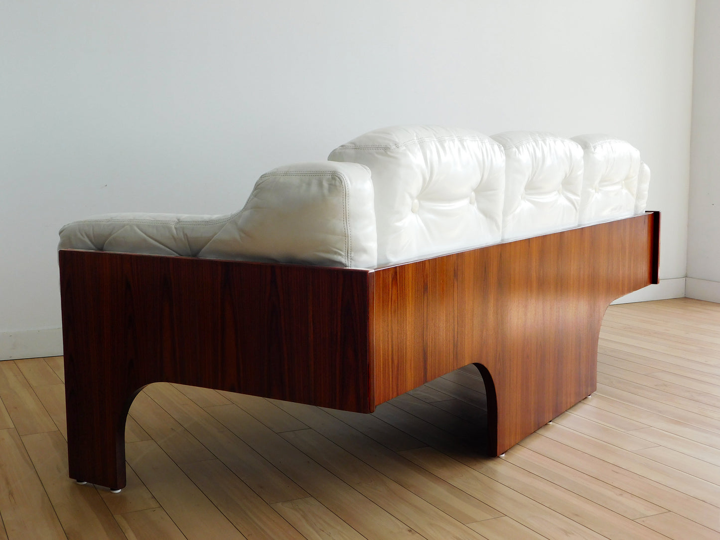 Oriolo sofa by Claudio Salocchi for Sormani