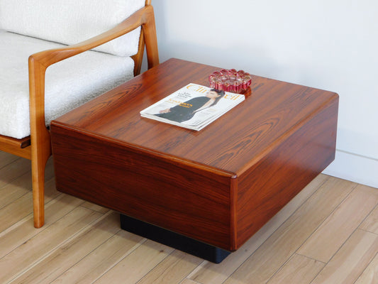 Mobican Square end table