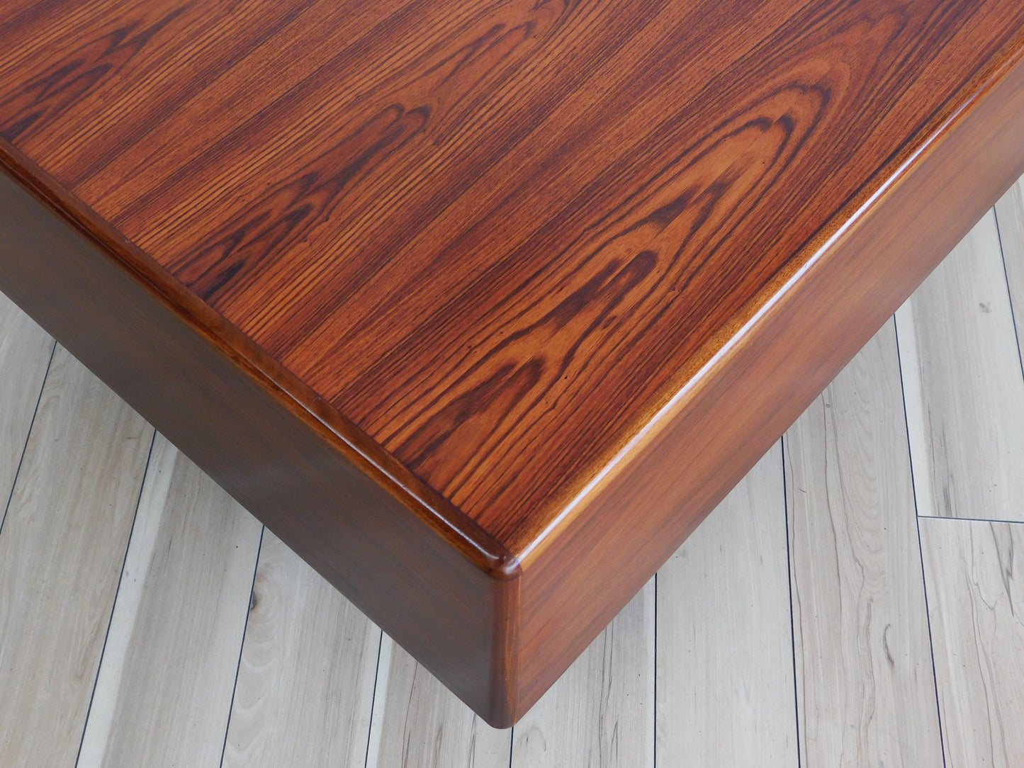 Mobican Square end table