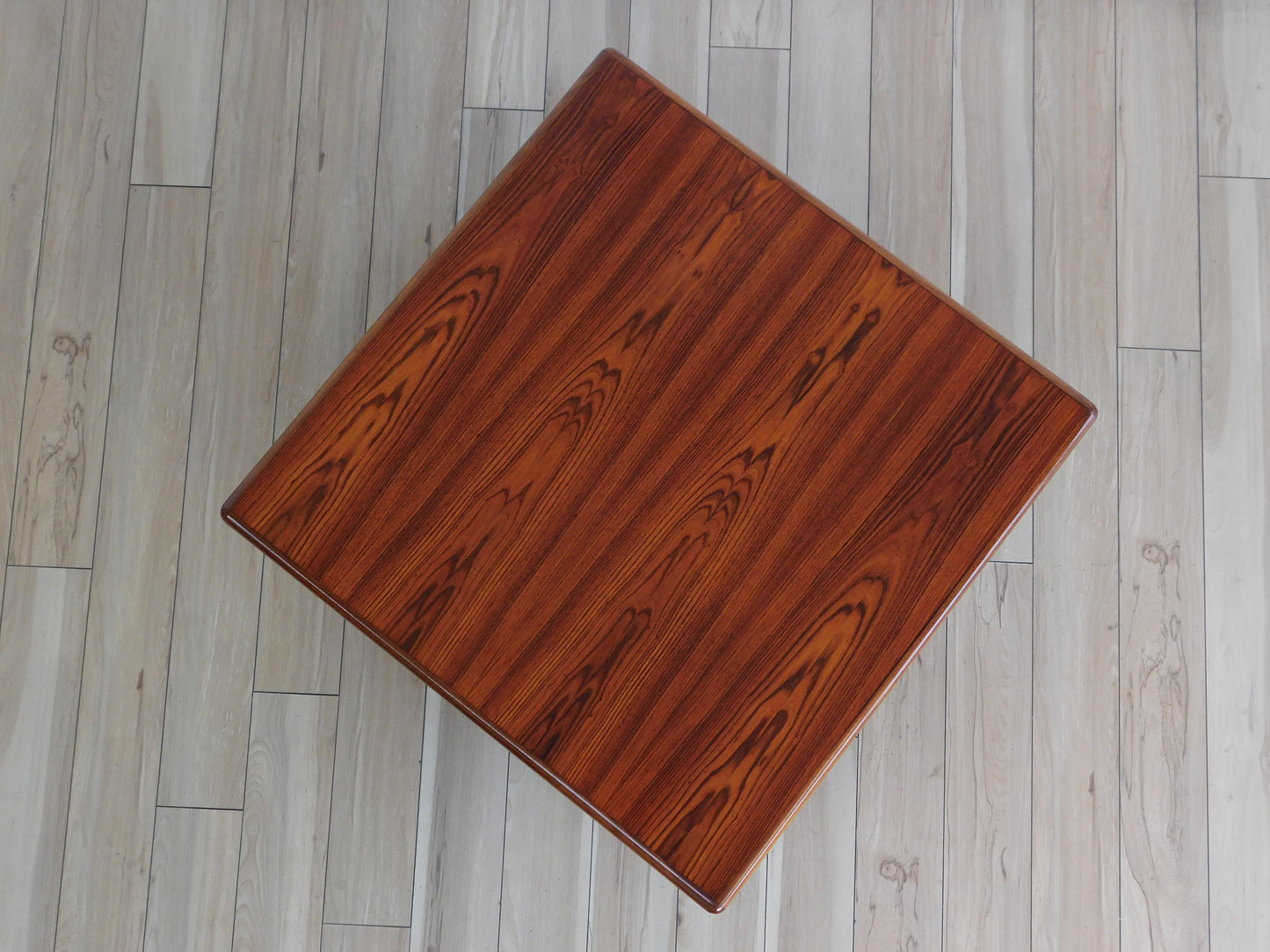 Mobican Square end table