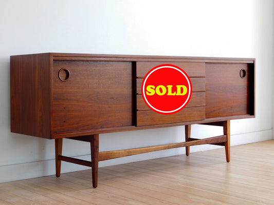 Mid century credenza / Sideboard